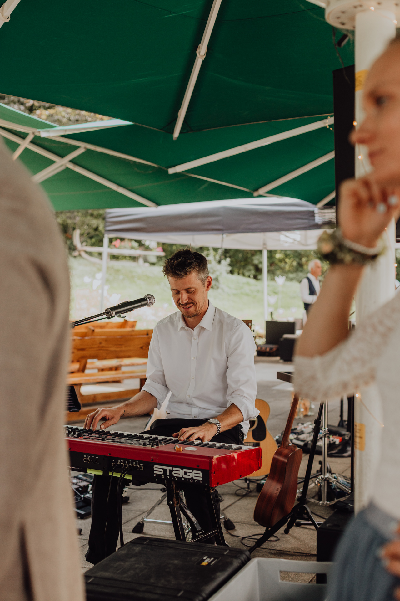 06-FreieTrauung-Sektempfang-Auswahl-Wedding-C&L–Web–sRGB–72dpi–90pz–1920px–5280